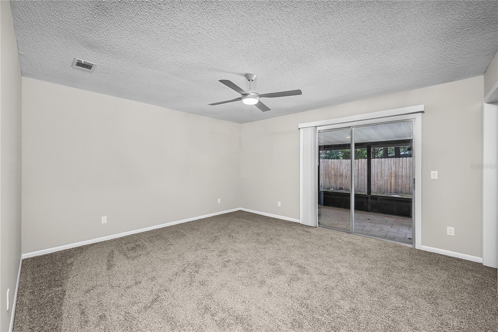 6112 Round Lake Rd S Property Photo 11