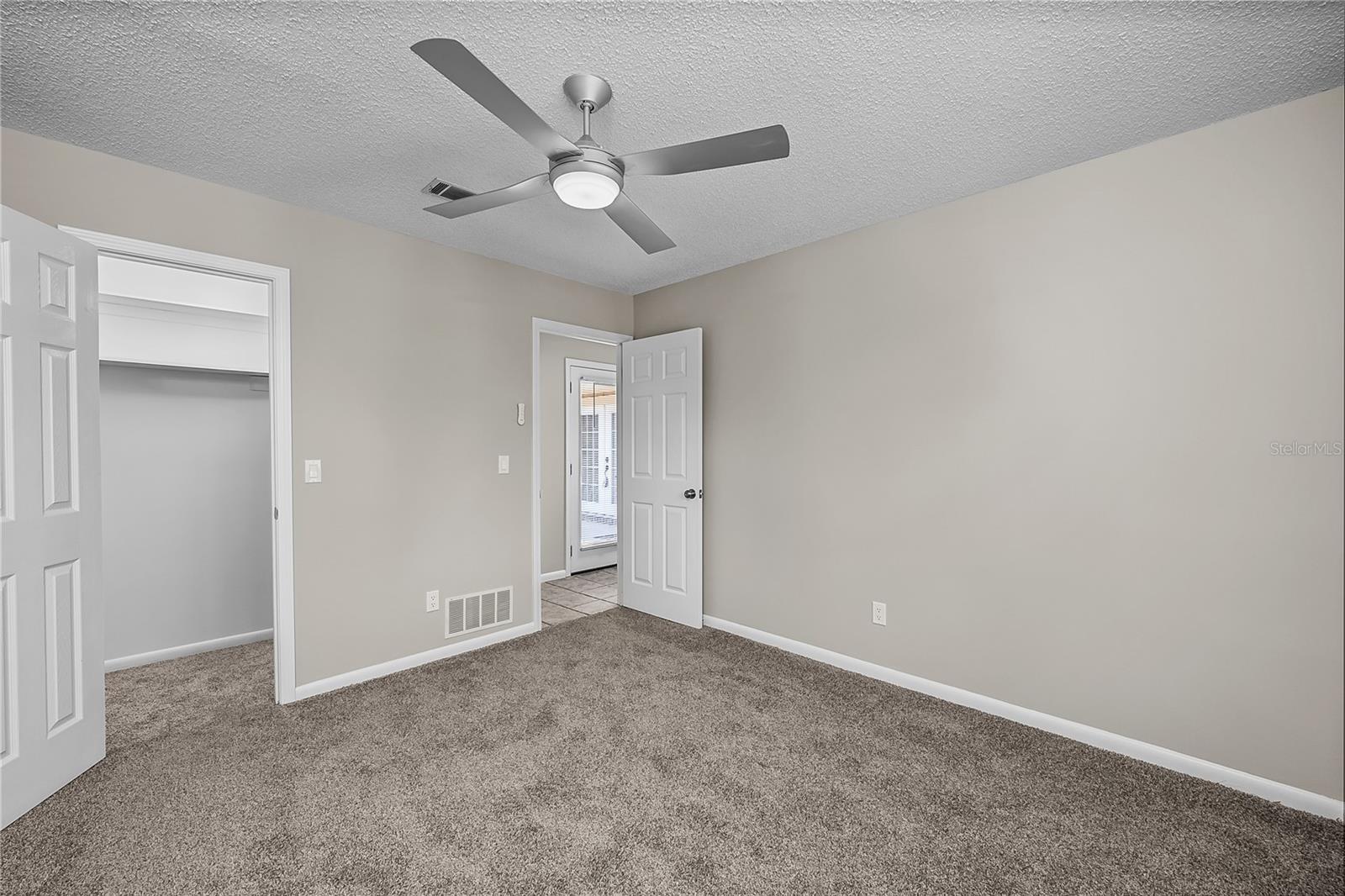 6112 Round Lake Rd S Property Photo 19
