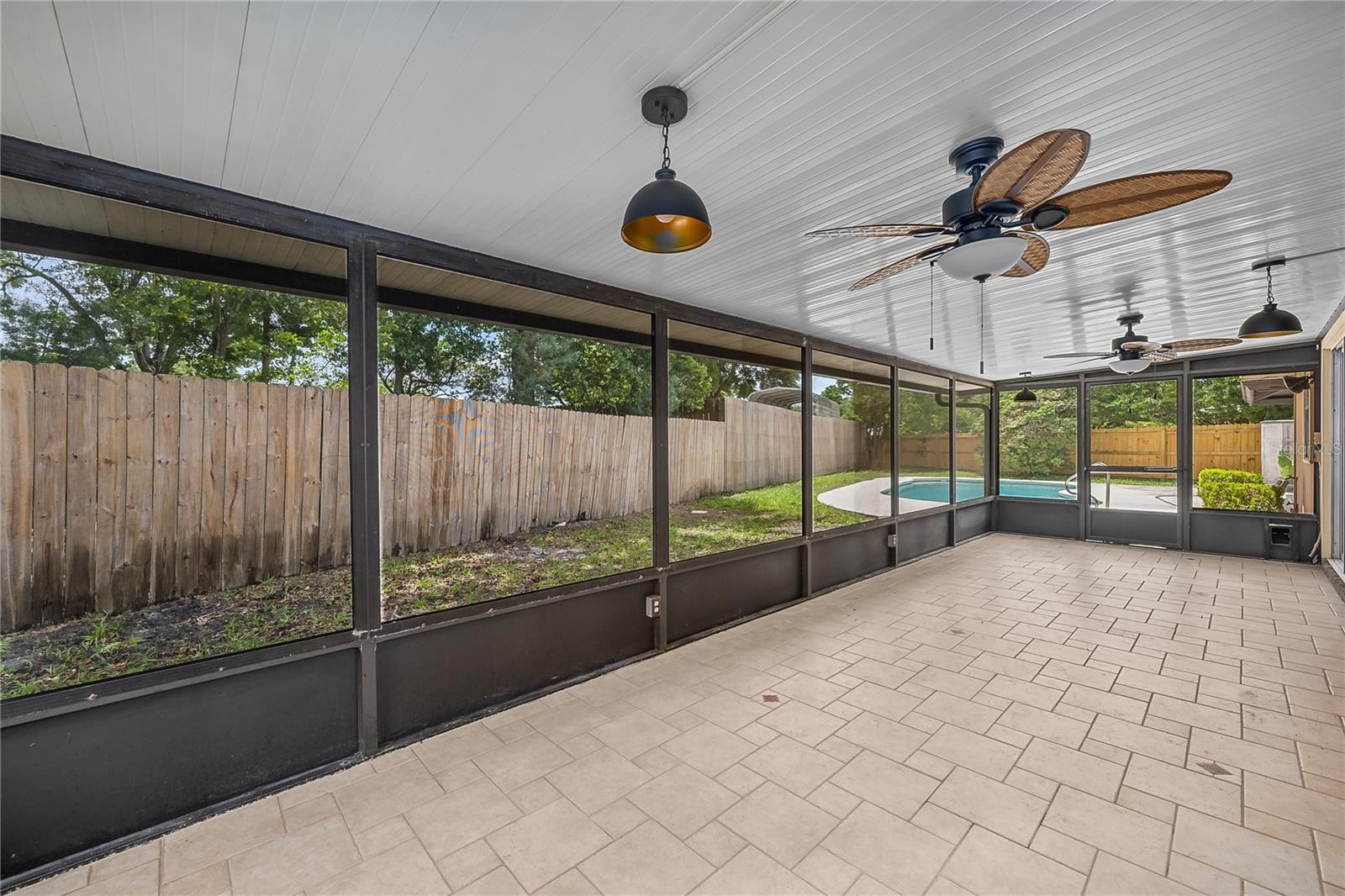 6112 Round Lake Rd S Property Photo 21