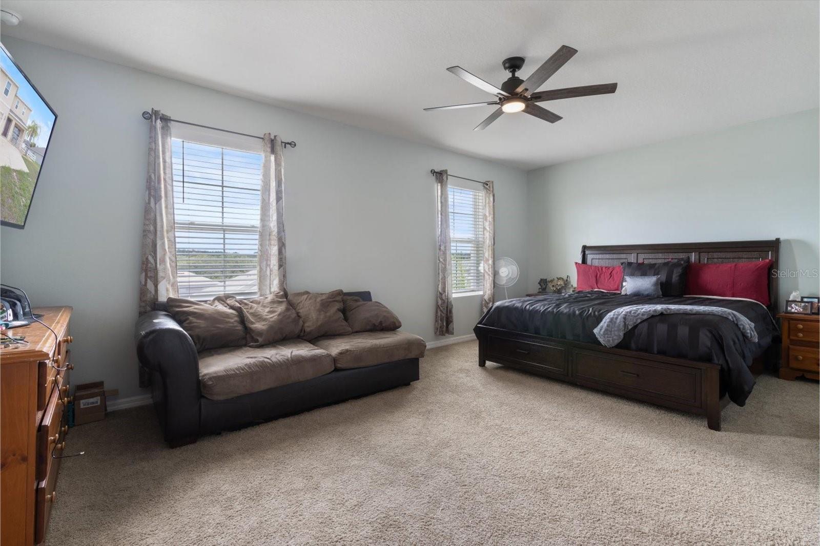 483 W Runyon Loop Property Photo 3