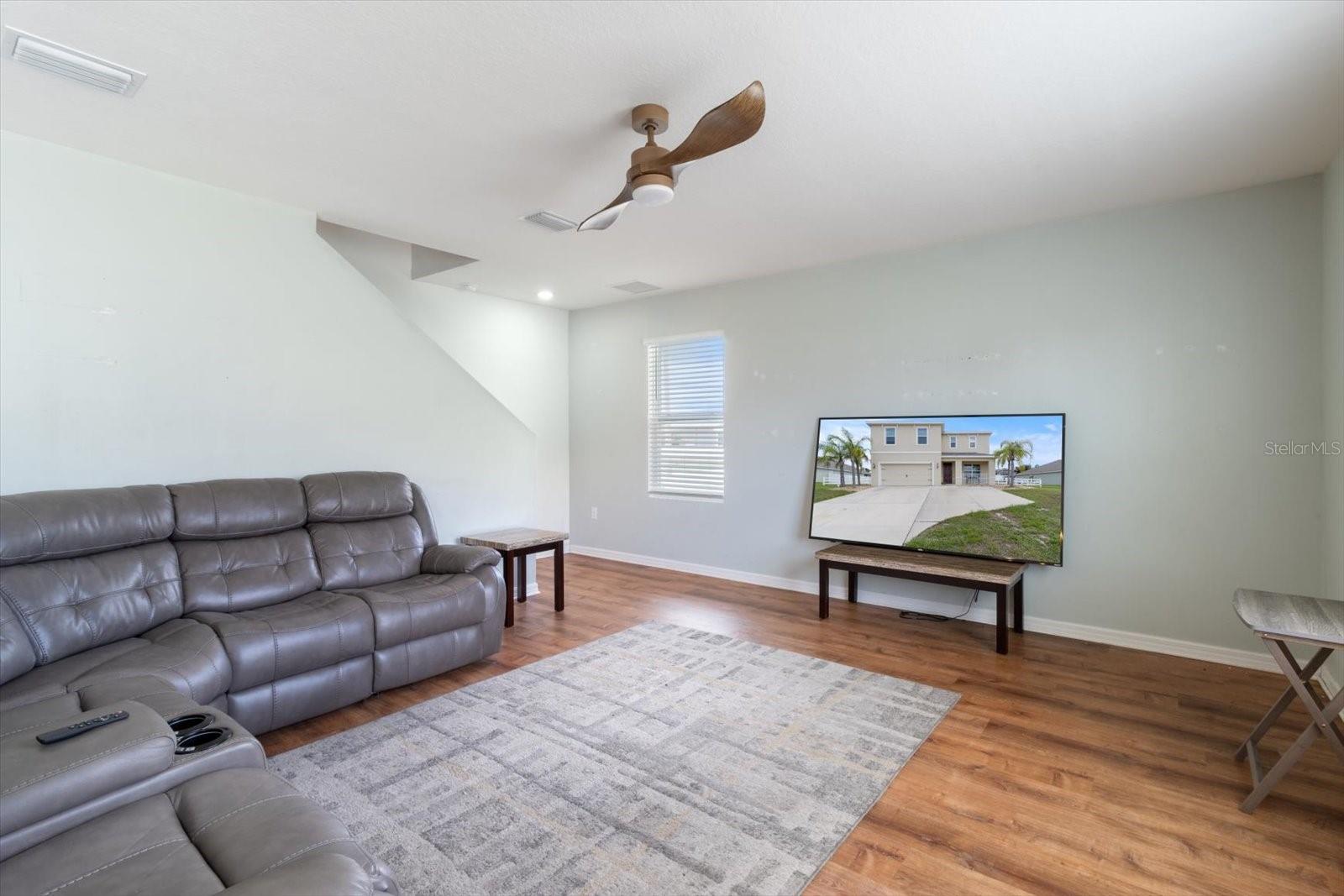 483 W Runyon Loop Property Photo 26