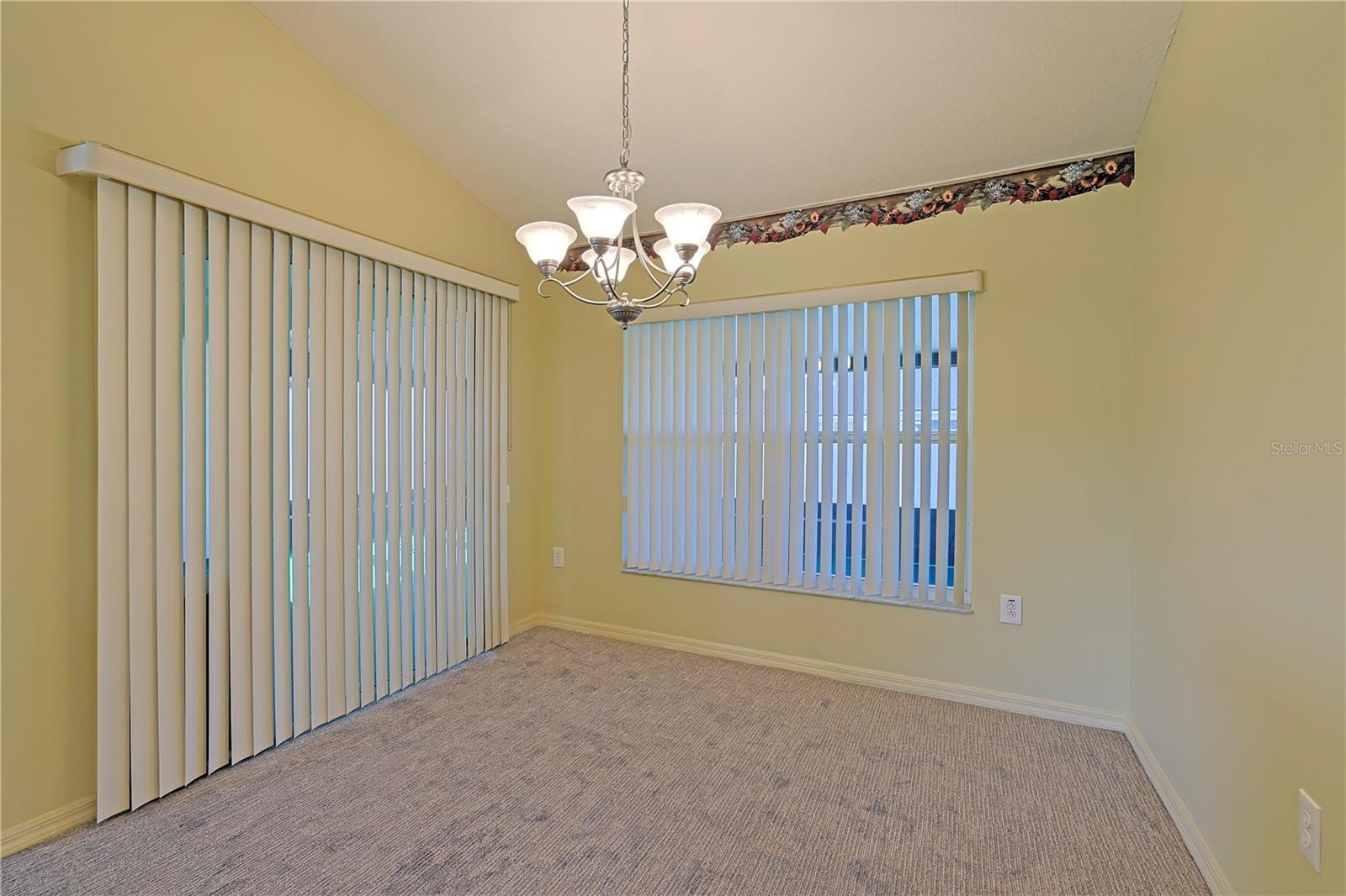 352 Marion Oaks Ln Property Photo 13