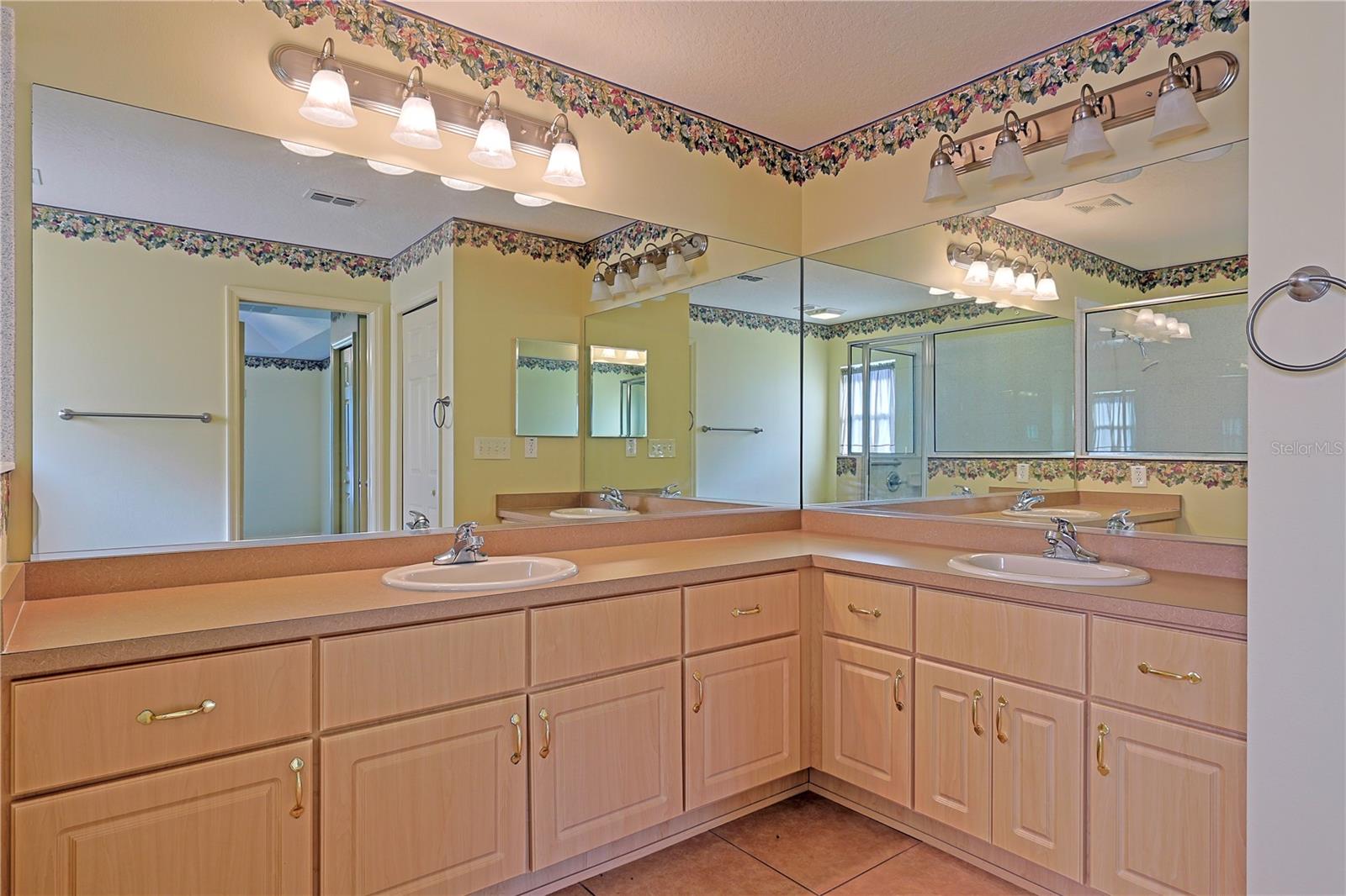 352 Marion Oaks Ln Property Photo 15