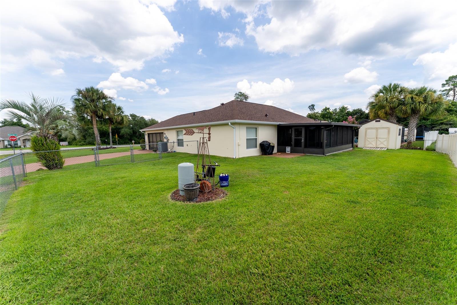 352 Marion Oaks Ln Property Photo 24