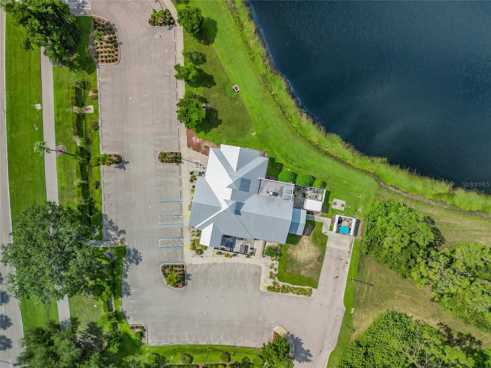 11970 Fairway Lakes Dr Property Photo 4