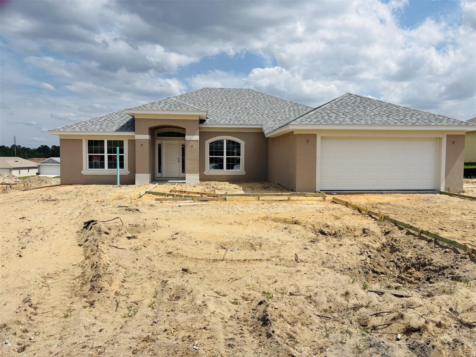 8375 N Jay Dr Property Photo 1