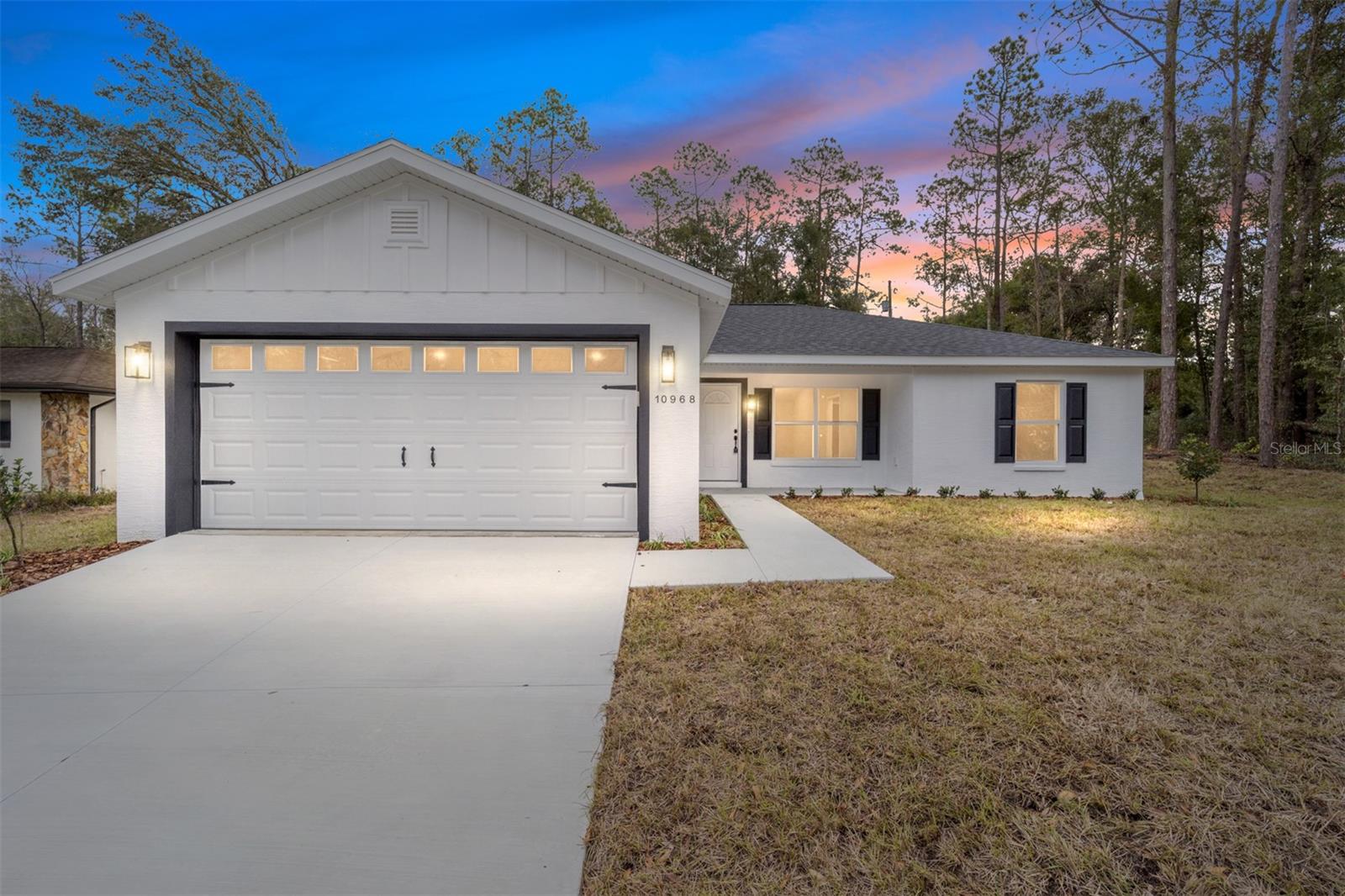 10968 N Airway Loop Property Photo 1