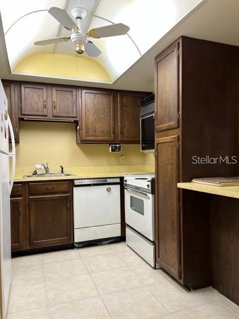 627 Midway Dr #b Property Photo 3