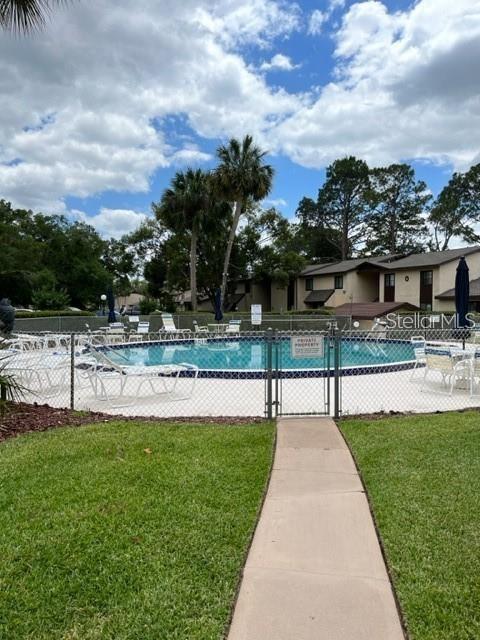 627 Midway Dr #b Property Photo 12