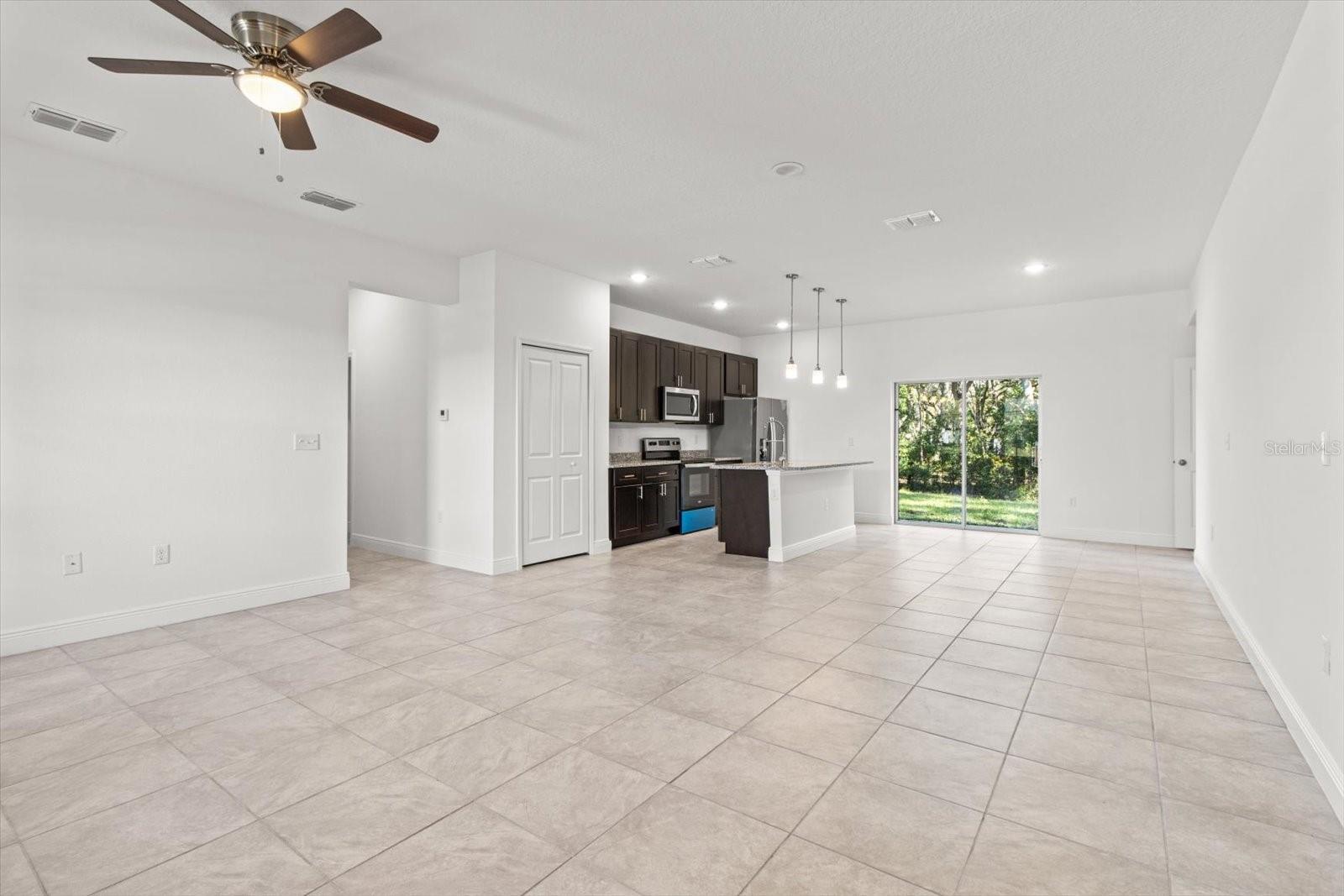 281 Marion Oaks Crse Property Photo 6