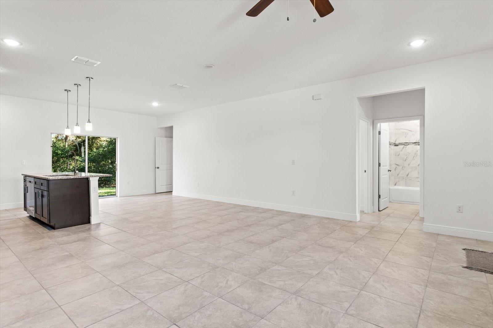 281 Marion Oaks Crse Property Photo 7