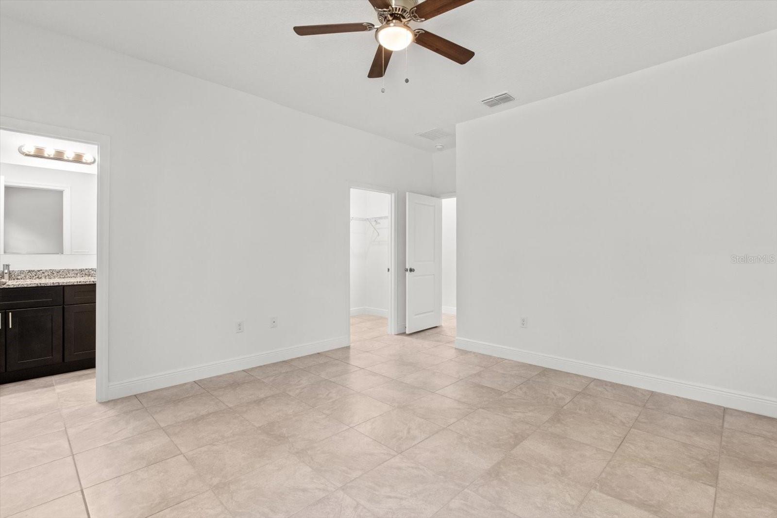 281 Marion Oaks Crse Property Photo 18