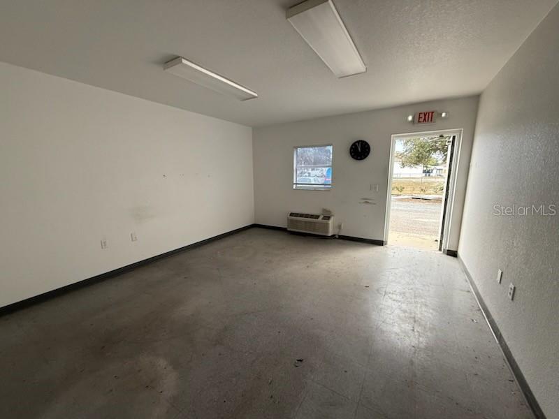 3288 Sw 74th Ave #102 Property Photo 3