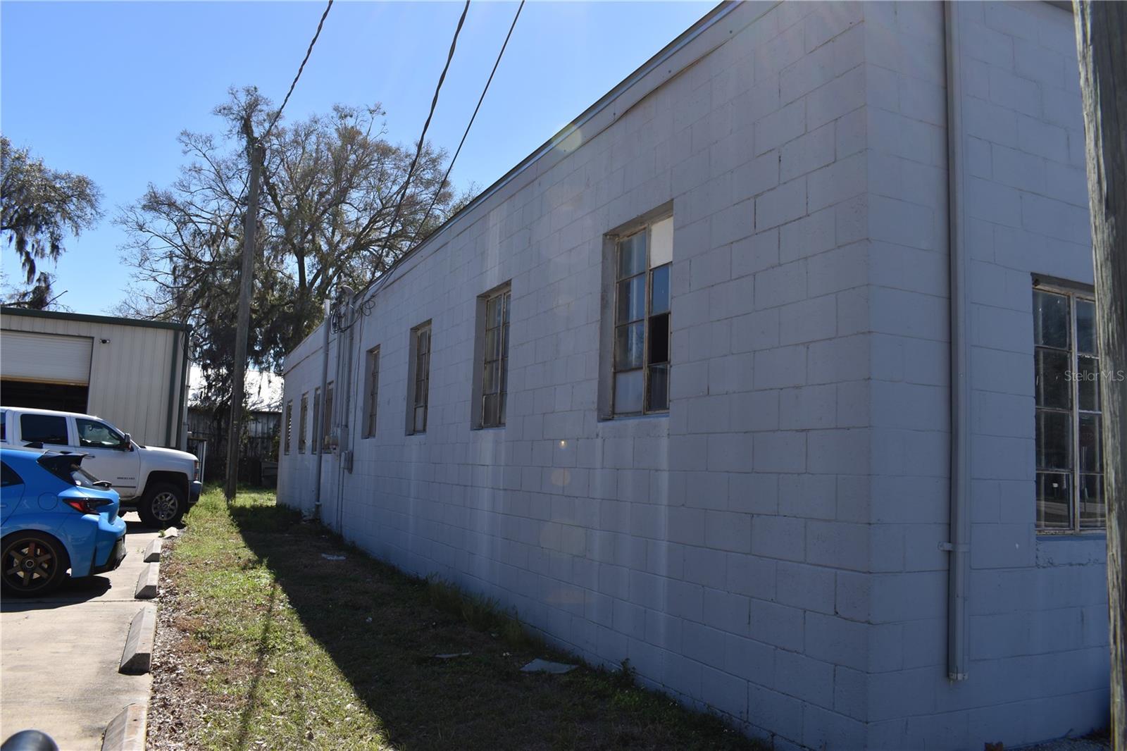 1535 N Magnolia Ave Property Photo 6