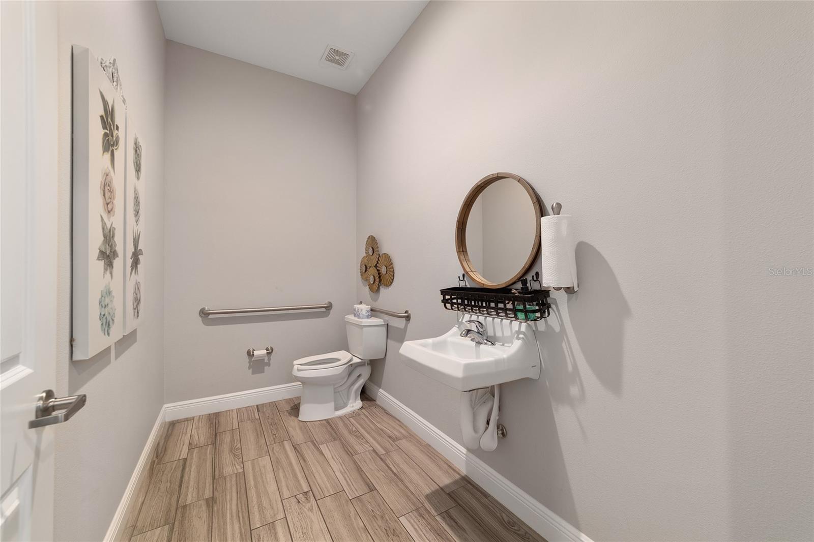 809 County Road 466 Property Photo 25