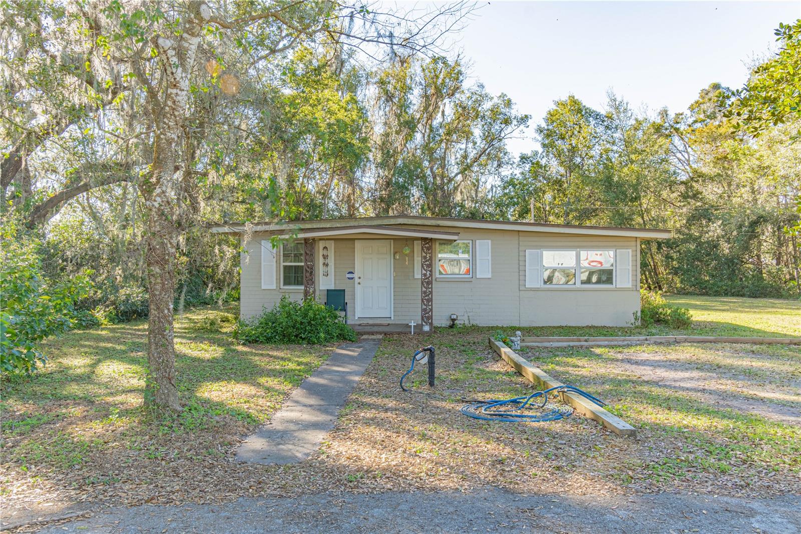 324 S Highland St Property Photo