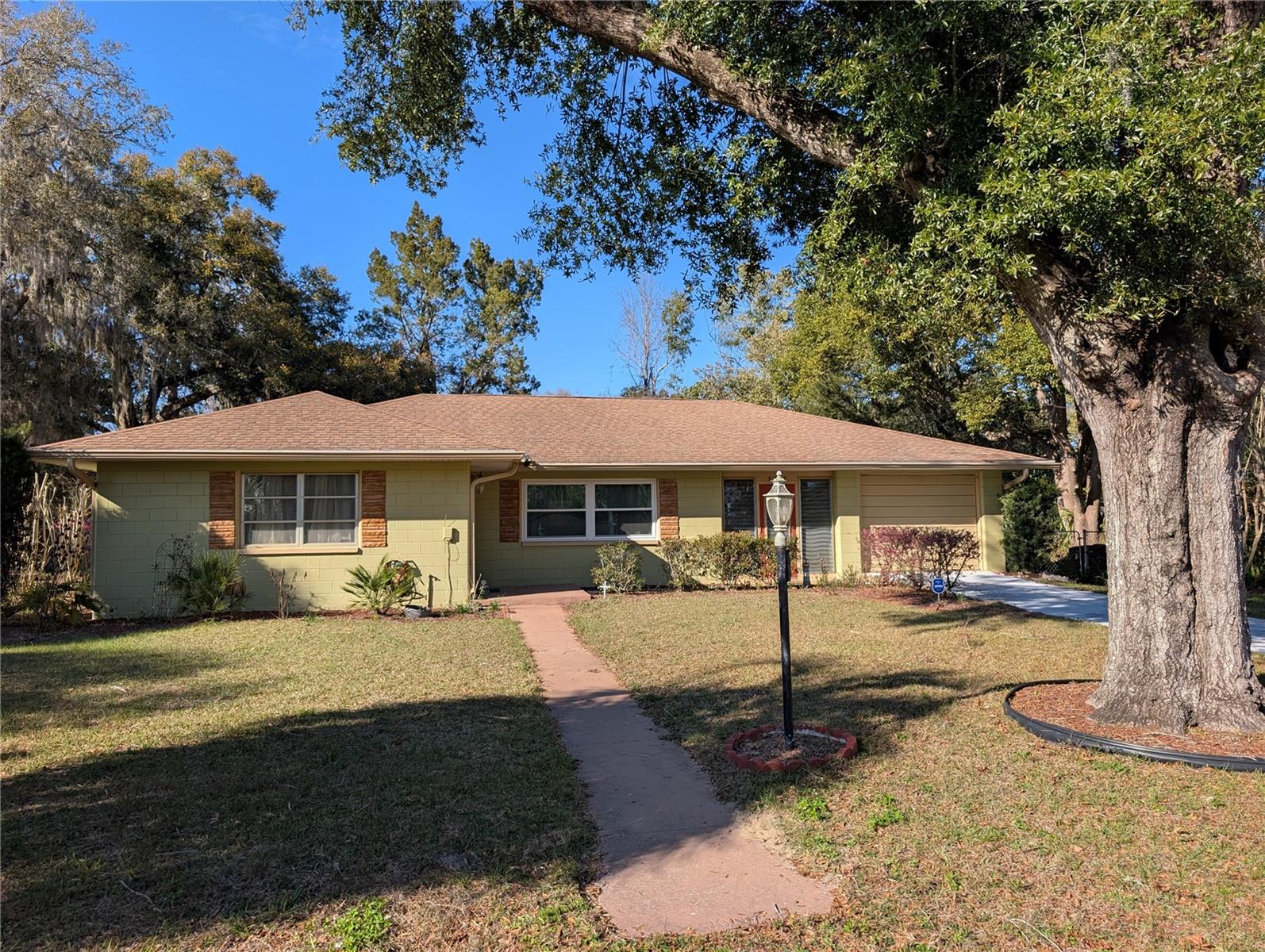 5433 E Live Oak Ln Property Photo
