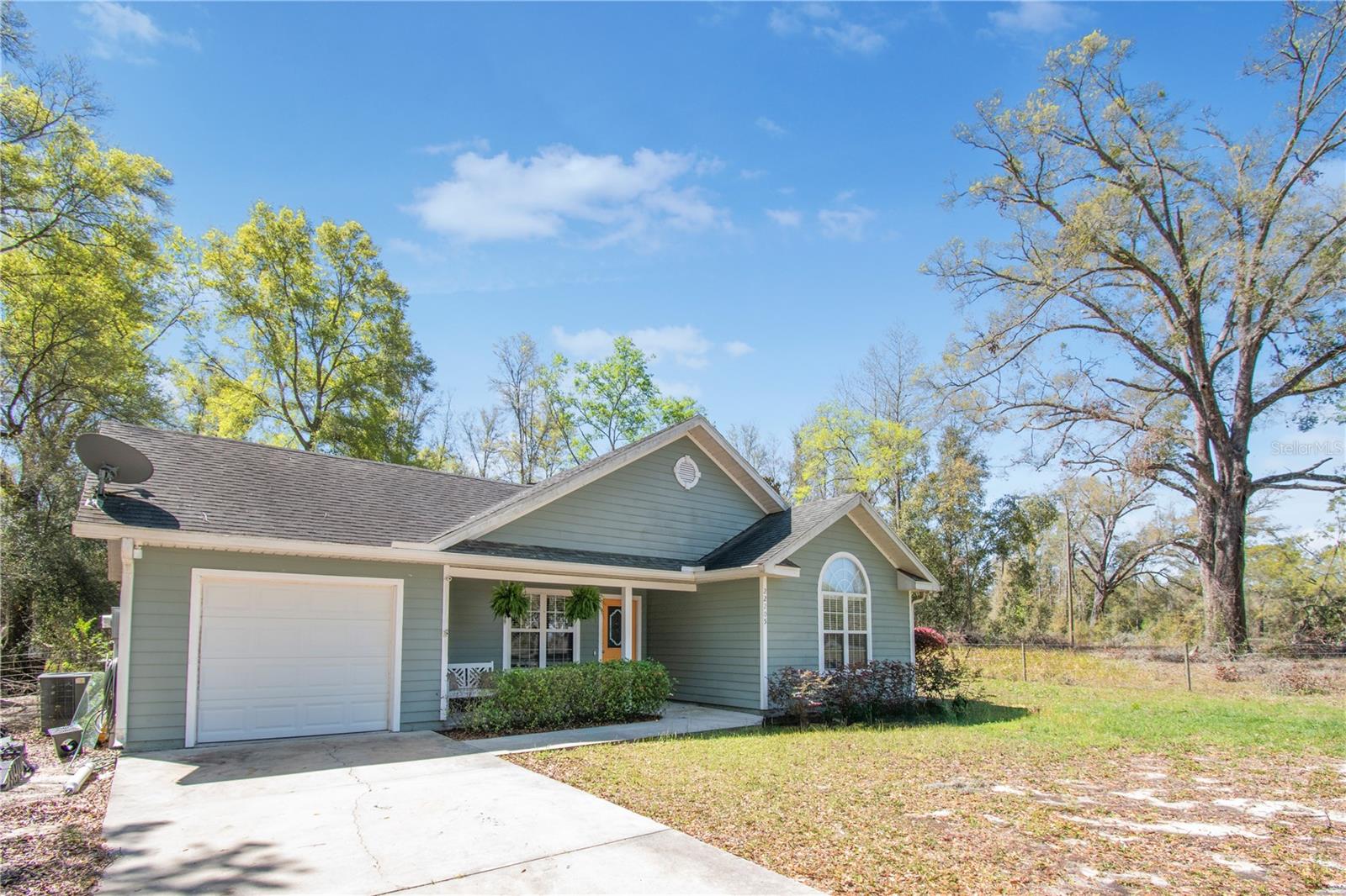 22205 Nw County Road 236 Property Photo
