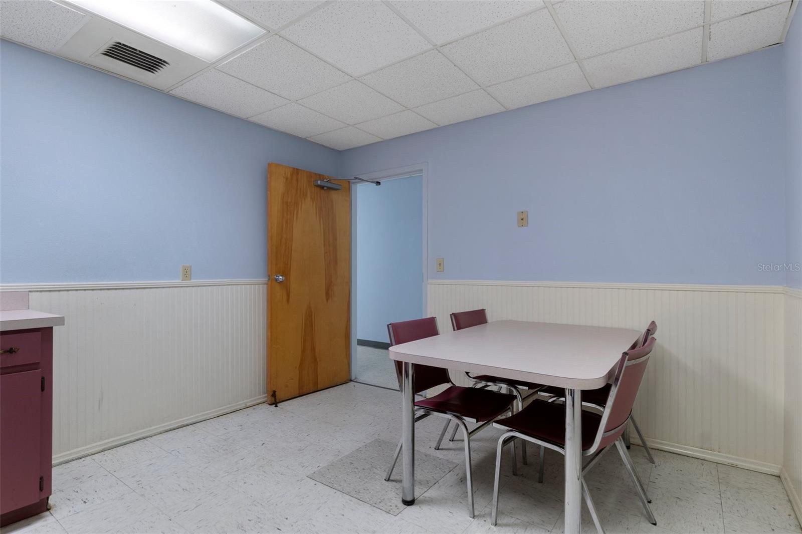 403 W Highland Blvd Property Photo 49