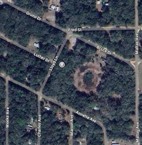 Lloyd Dr Property Photo 2