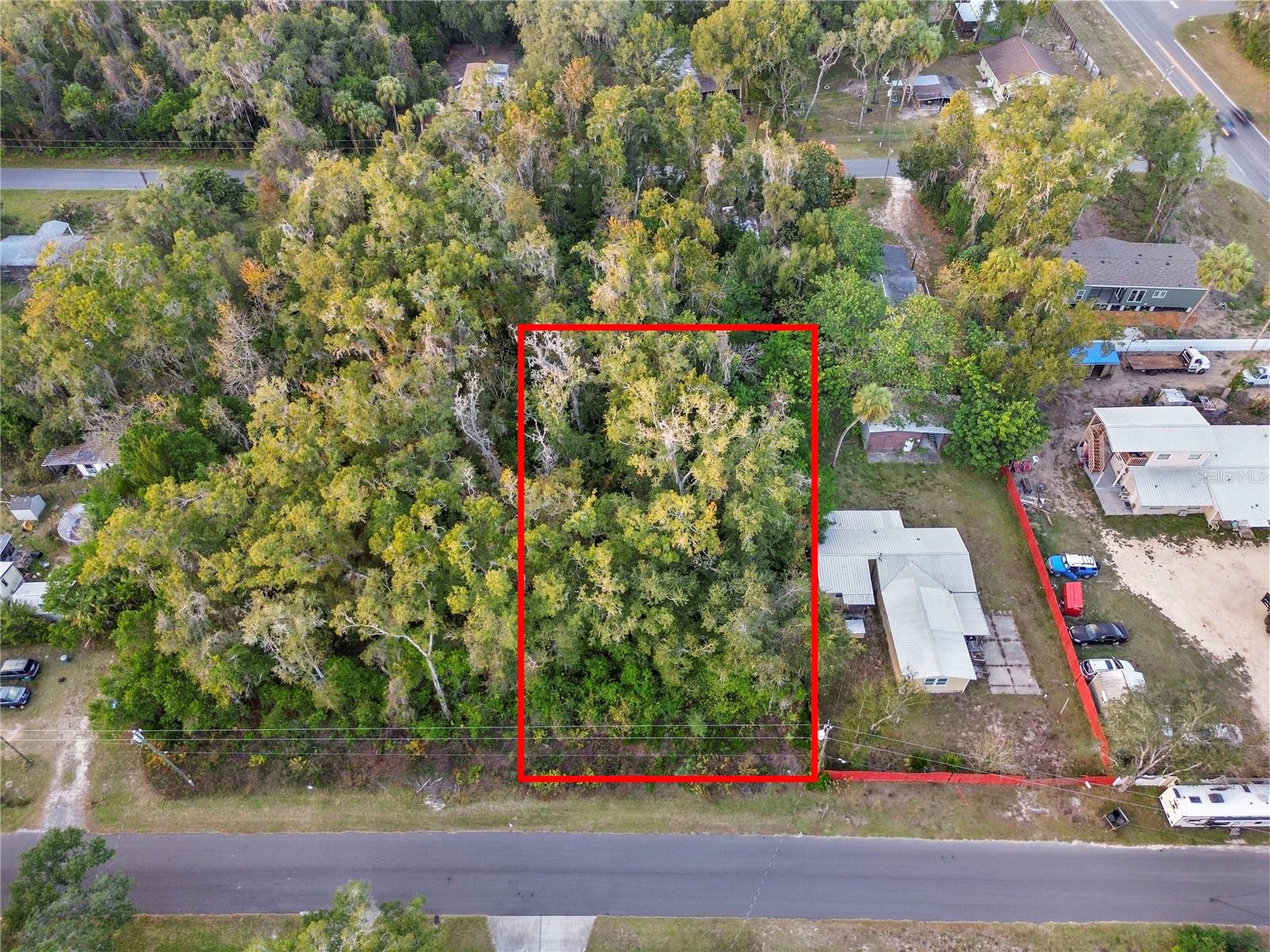 000 W Goldenleaf Ln Property Photo 2