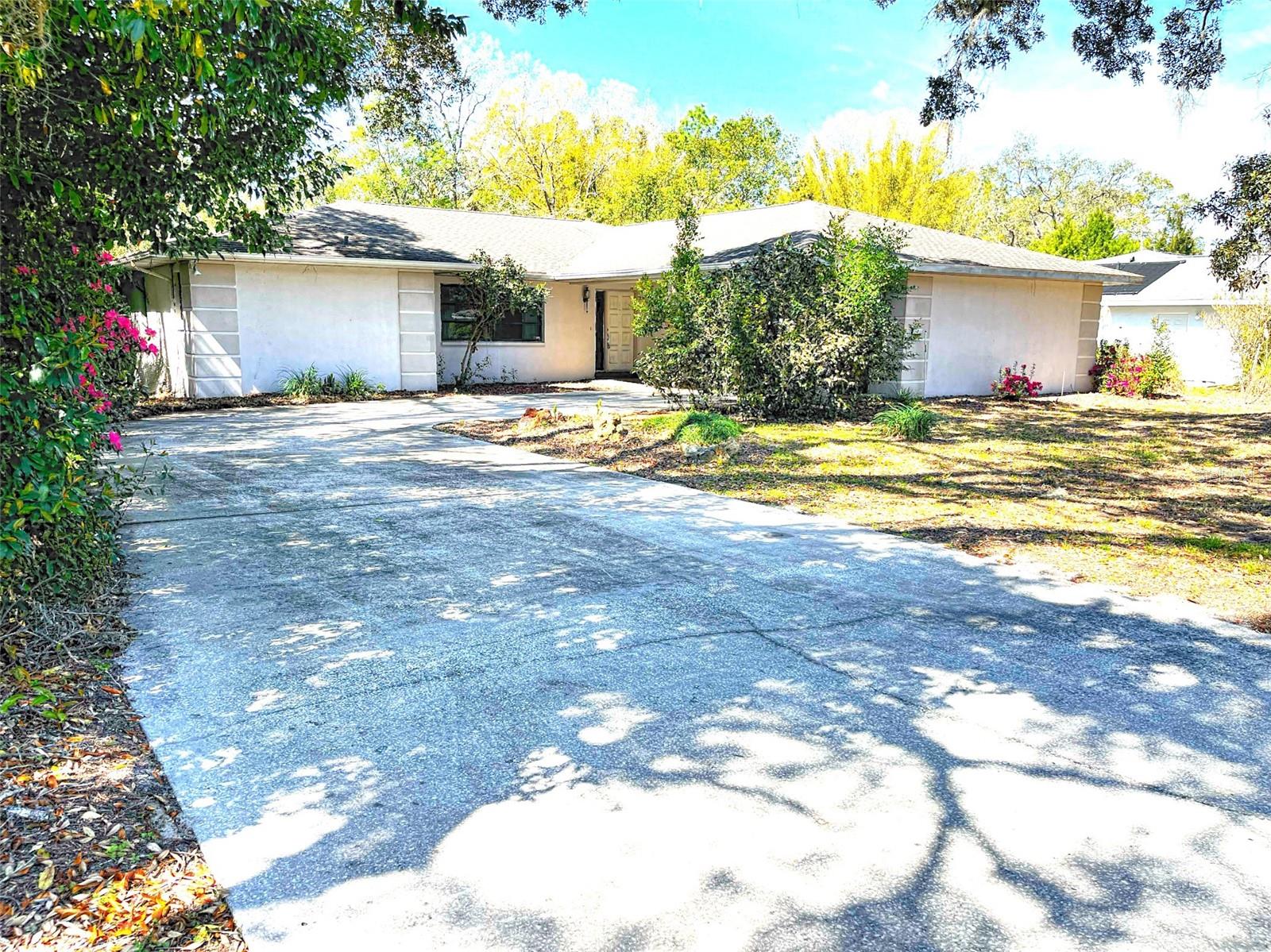 9 Hollyhock Ct Property Photo
