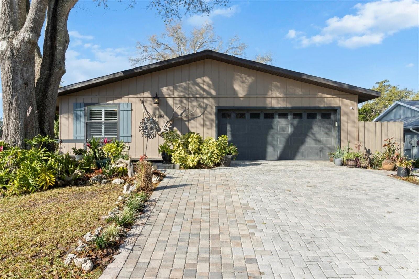 11590 W Waterway Dr Property Photo