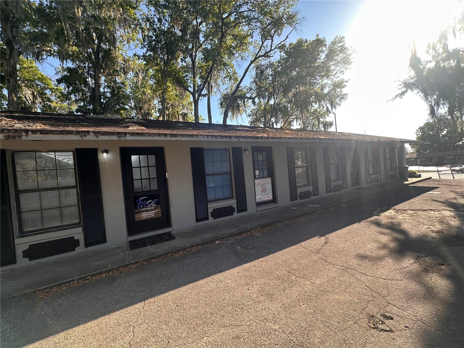 2221 S Pine Ave #b Property Photo 1