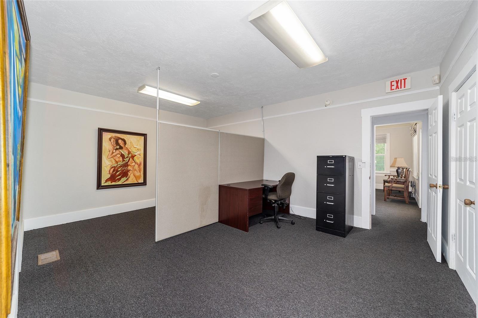 1008 E Silver Springs Blvd Property Photo 13