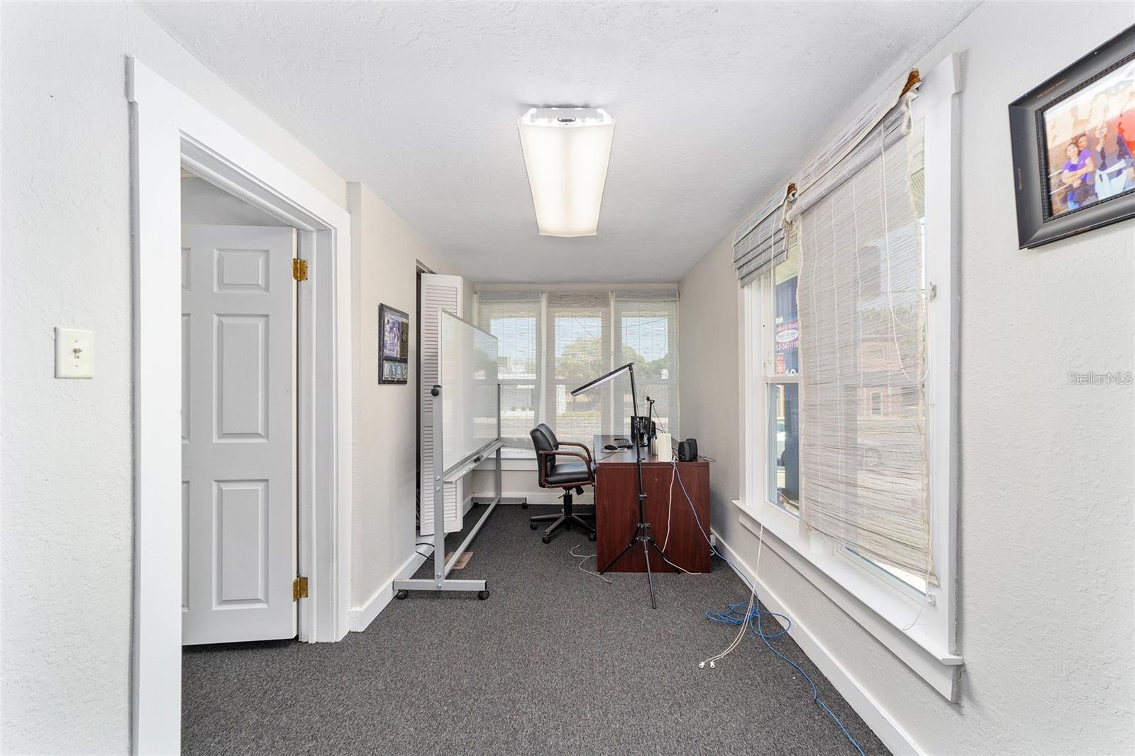 1008 E Silver Springs Blvd Property Photo 15