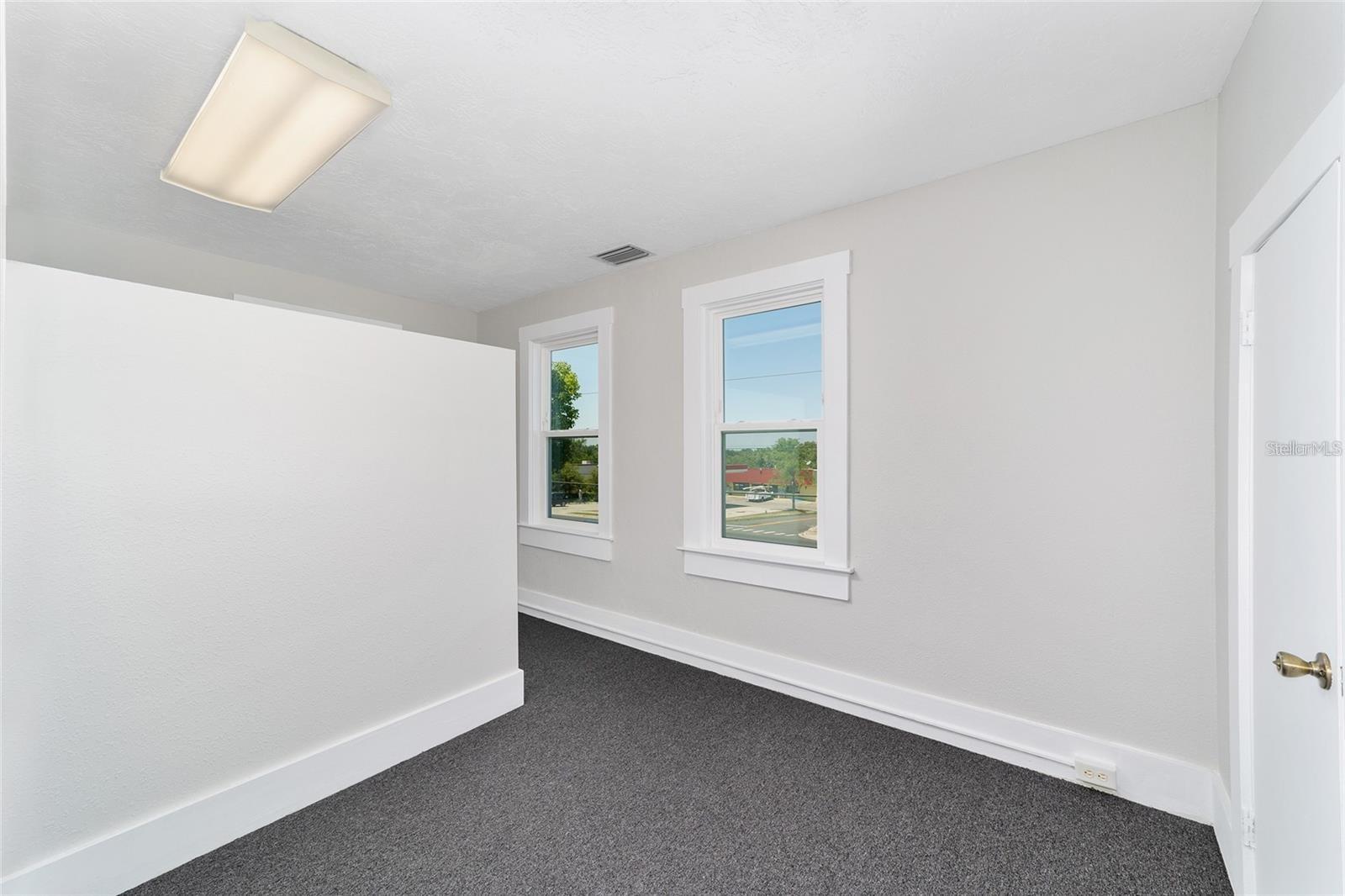 1008 E Silver Springs Blvd Property Photo 23