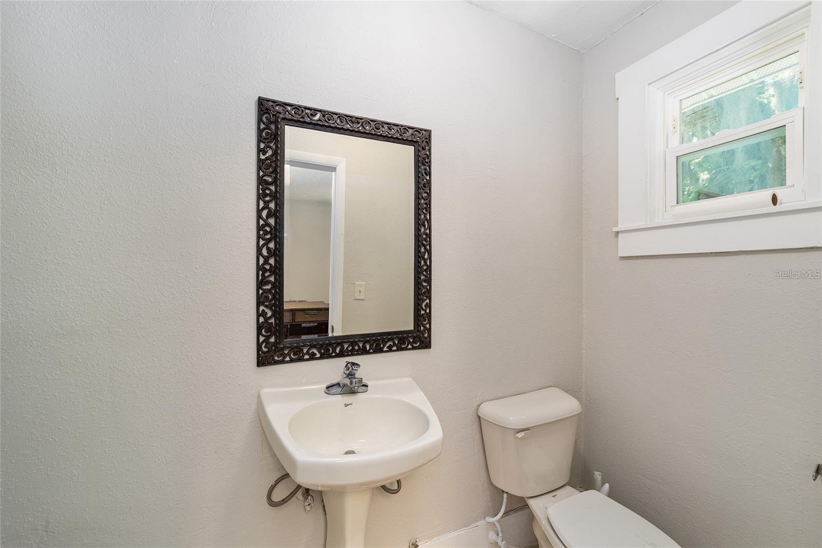 1008 E Silver Springs Blvd Property Photo 27