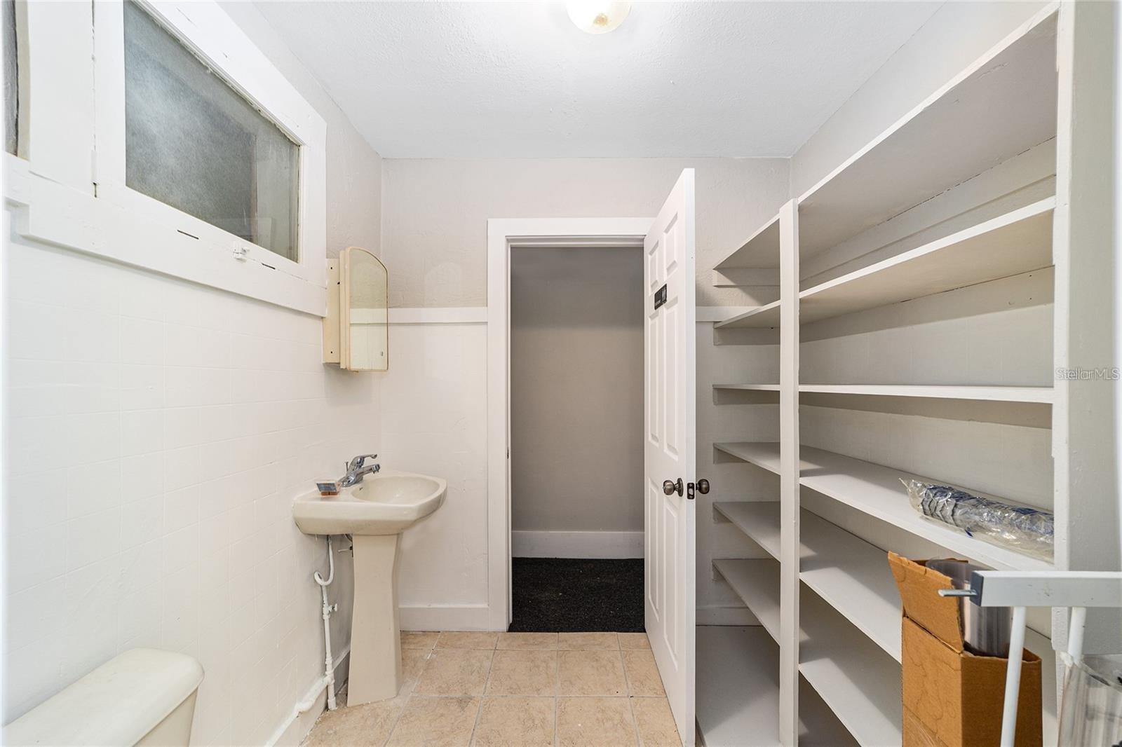 1008 E Silver Springs Blvd Property Photo 30