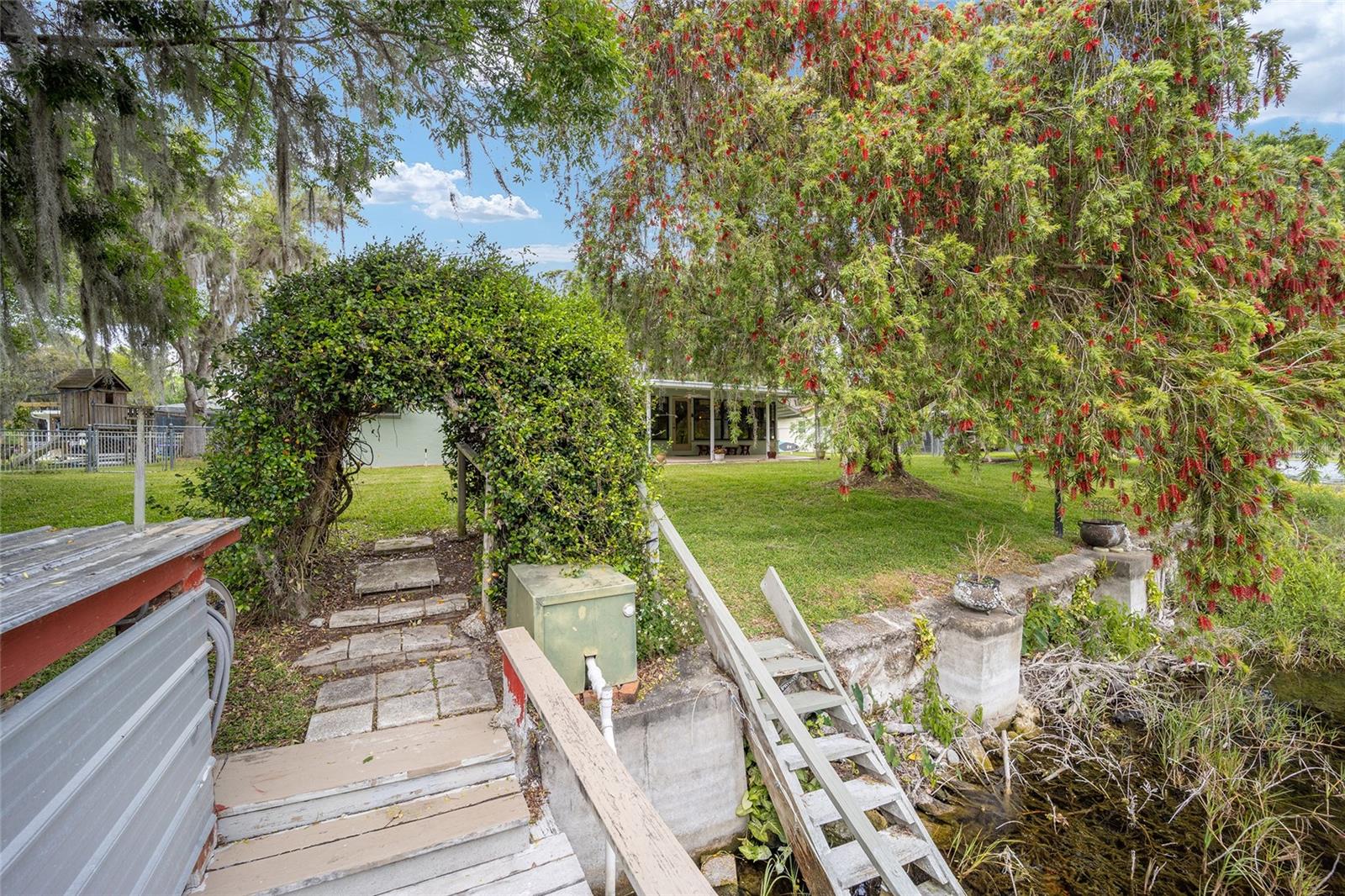 12180 Maple St Property Photo 7