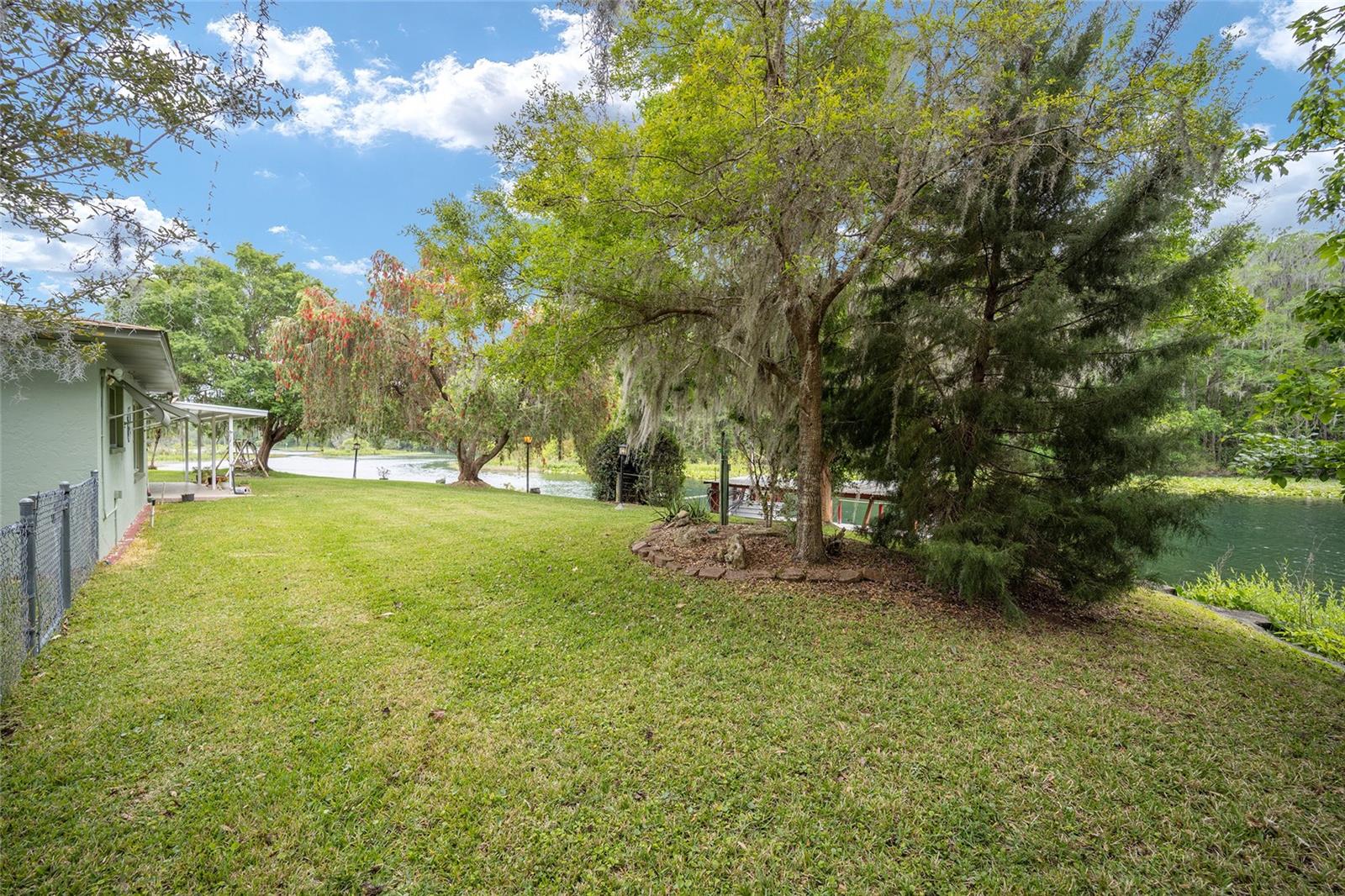 12180 Maple St Property Photo 8