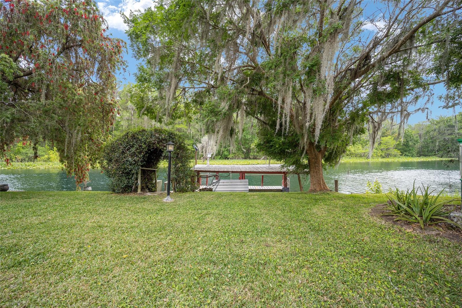 12180 Maple St Property Photo 9