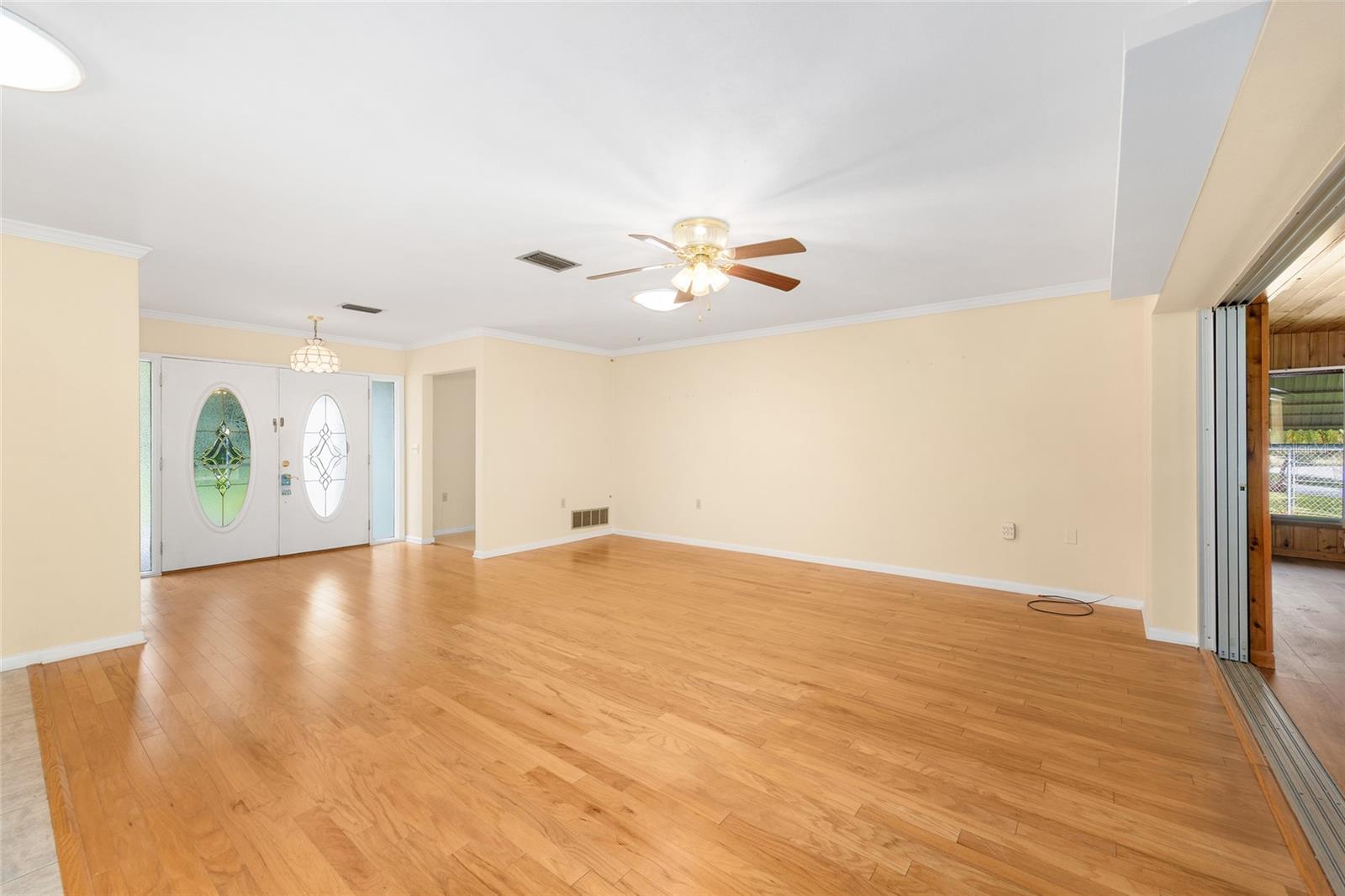 12180 Maple St Property Photo 17