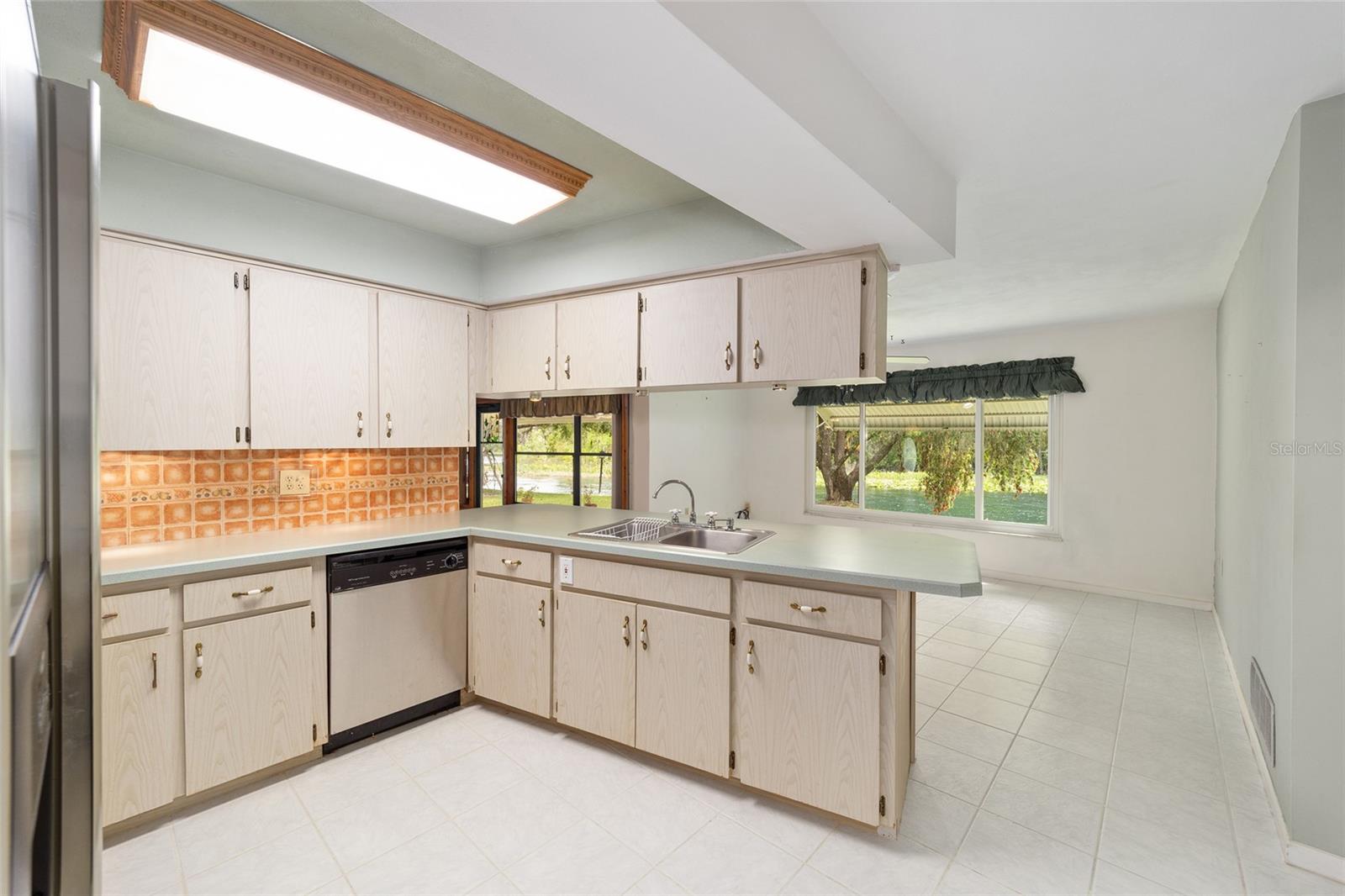 12180 Maple St Property Photo 24