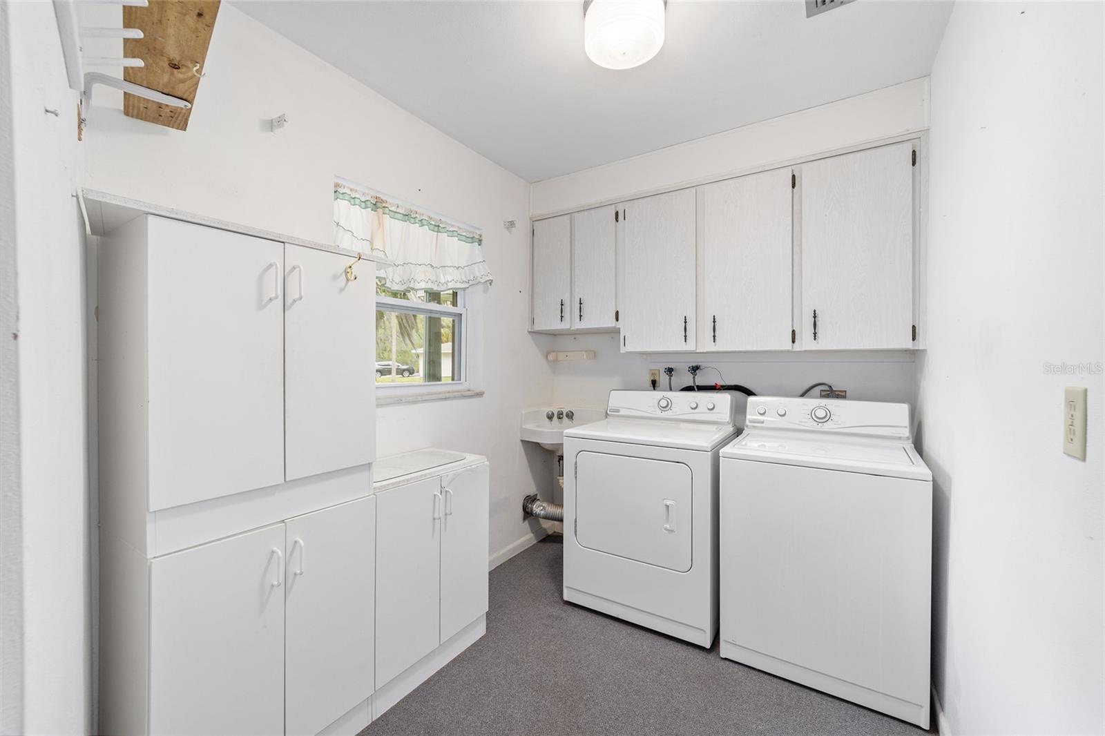 12180 Maple St Property Photo 46