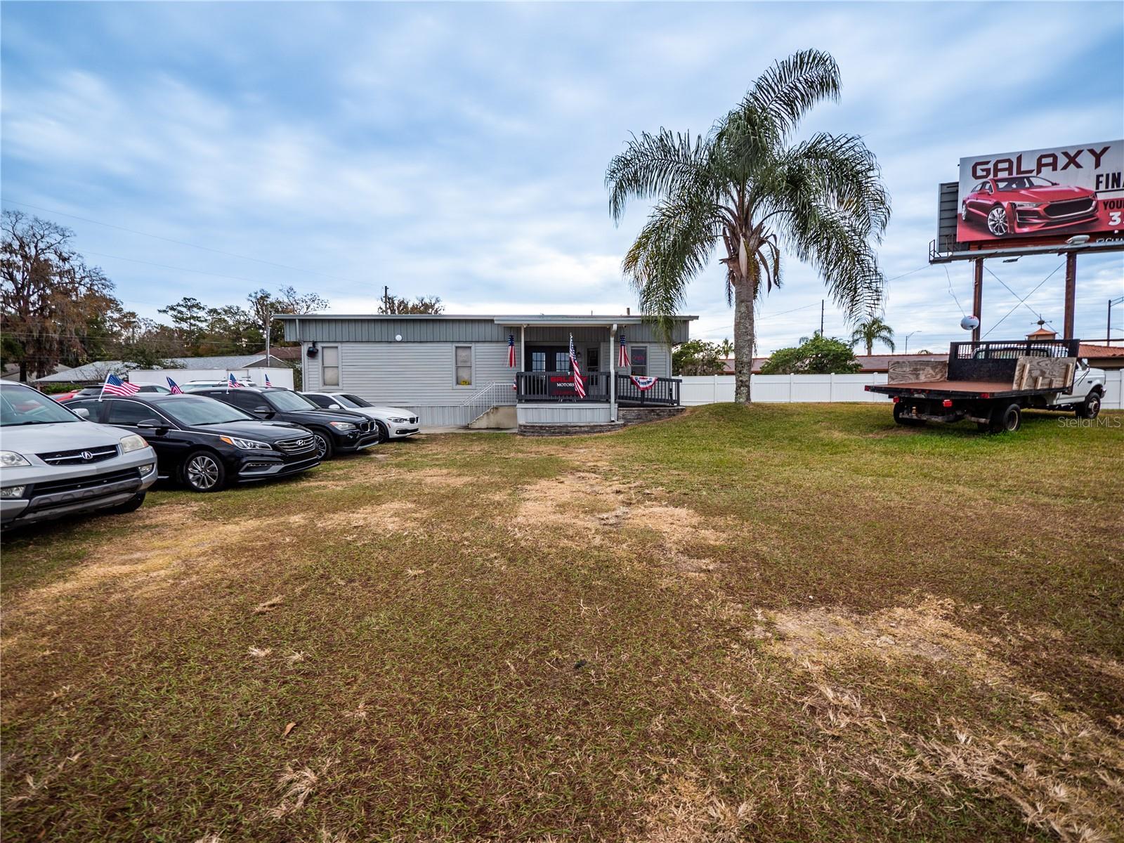 3001 S Pine Ave Property Photo 10