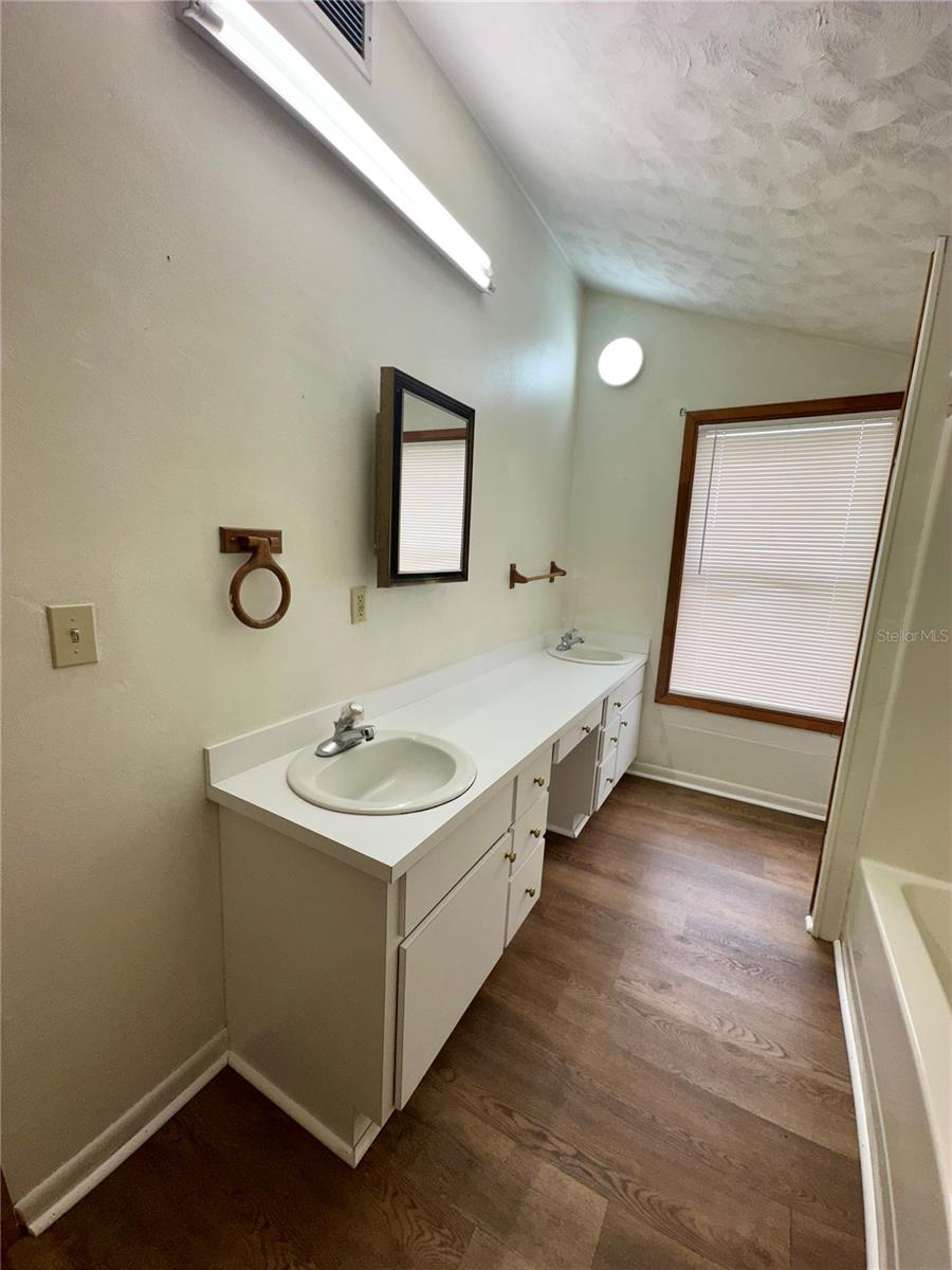 520 Sw 5th Ave Property Photo 9