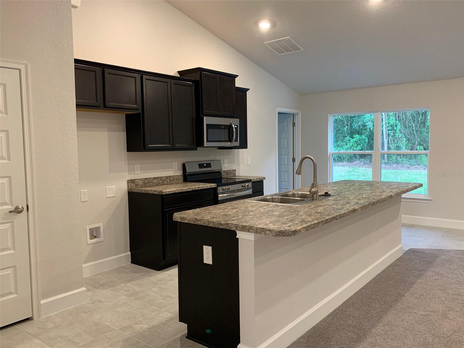 7769 N Darby Dr Property Photo 3