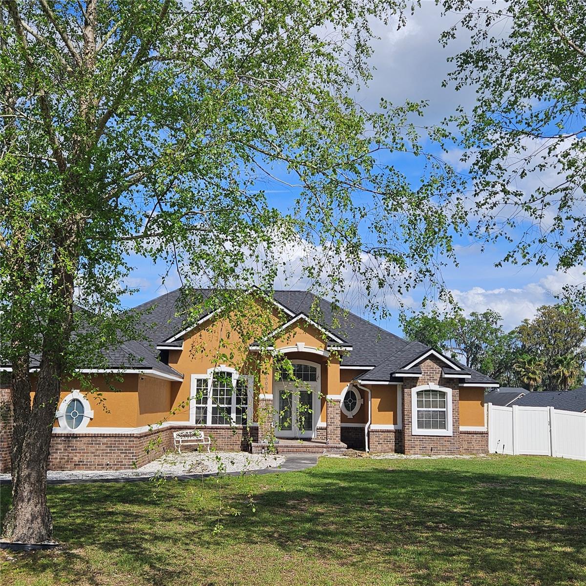 4509 Nw Wisteria Dr Property Photo