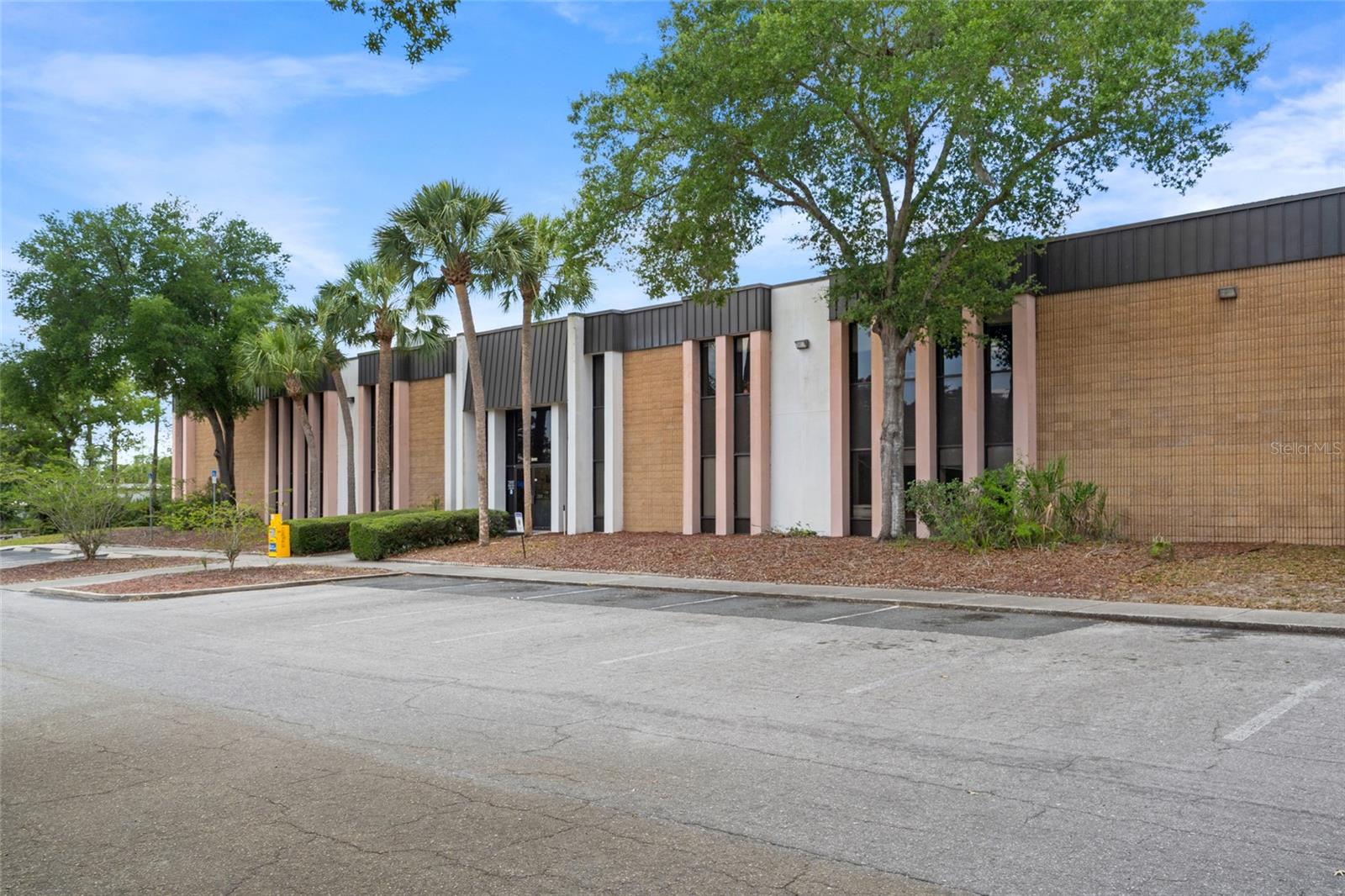 1624 N Meadowcrest Blvd #2 Property Photo 2