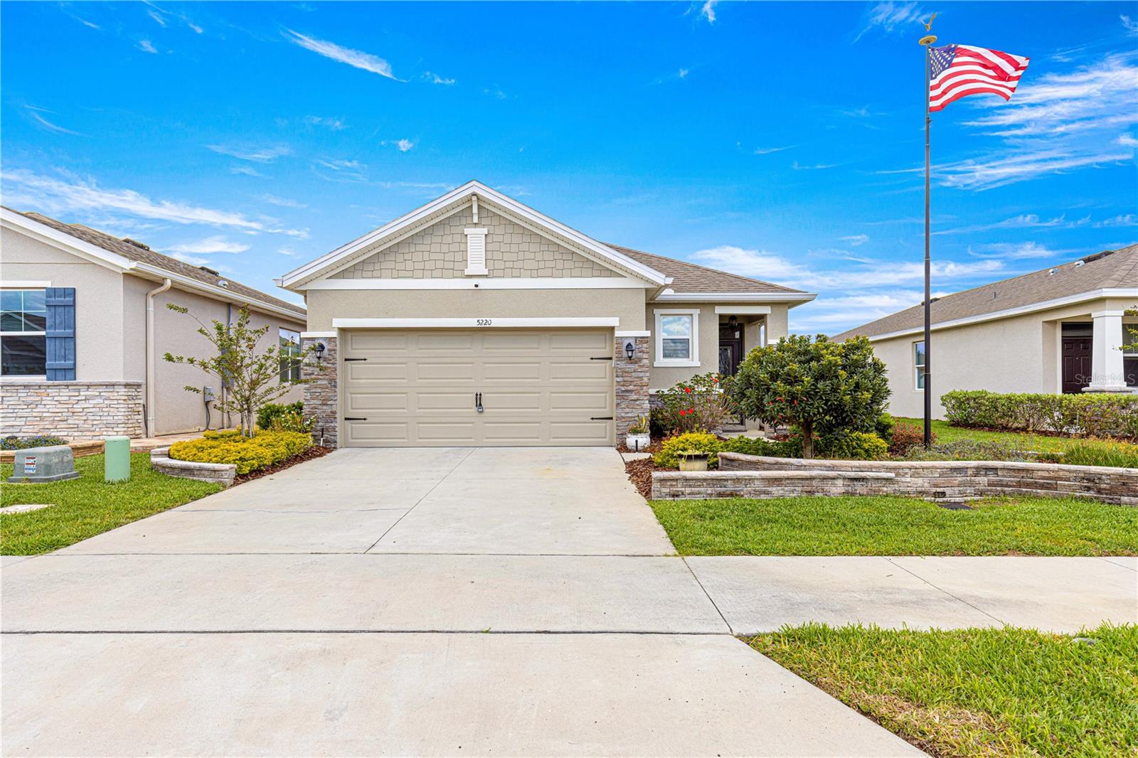 5220 Sunshine Dr Property Photo