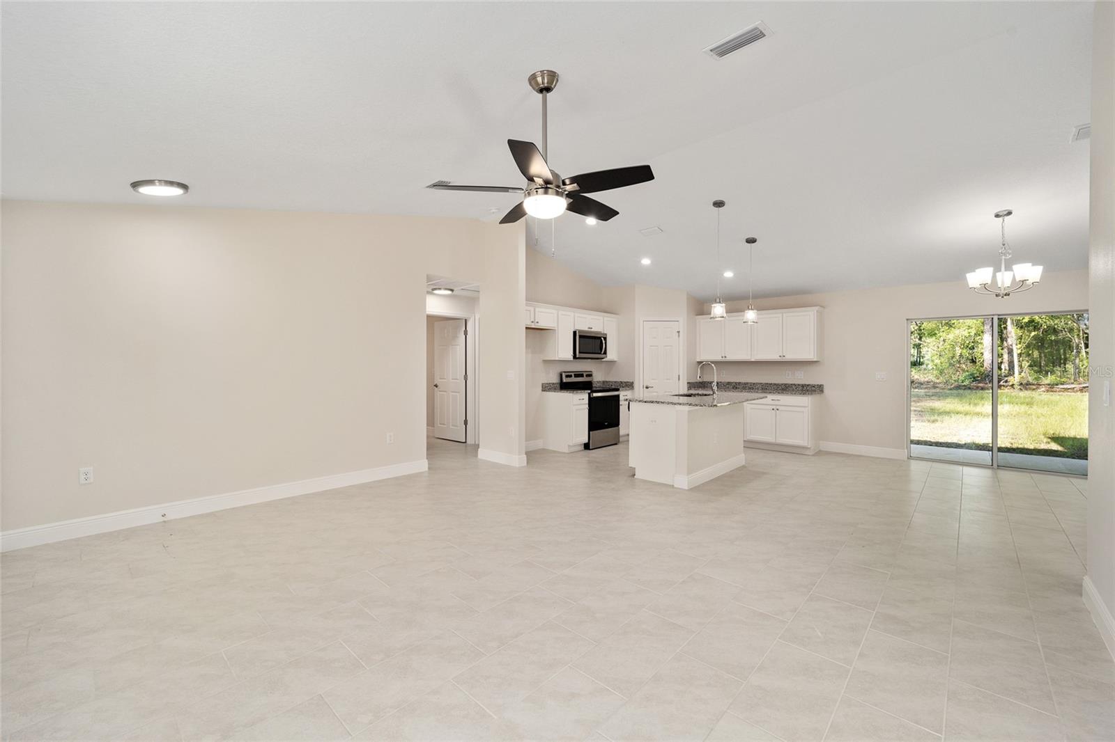 2398 W Devon Dr Property Photo 5