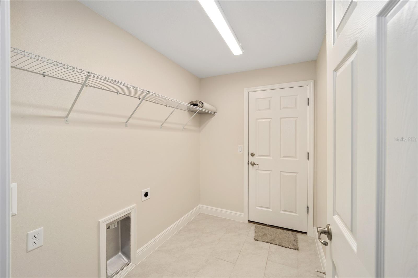 2398 W Devon Dr Property Photo 19