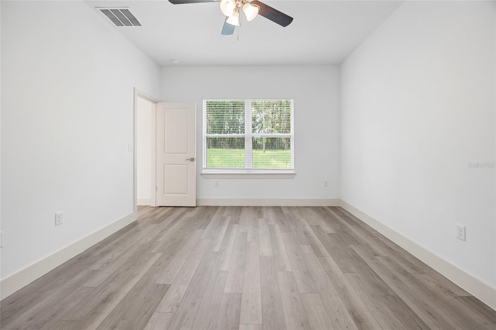 1581 W Saint Elizabeth Pl Property Photo 13