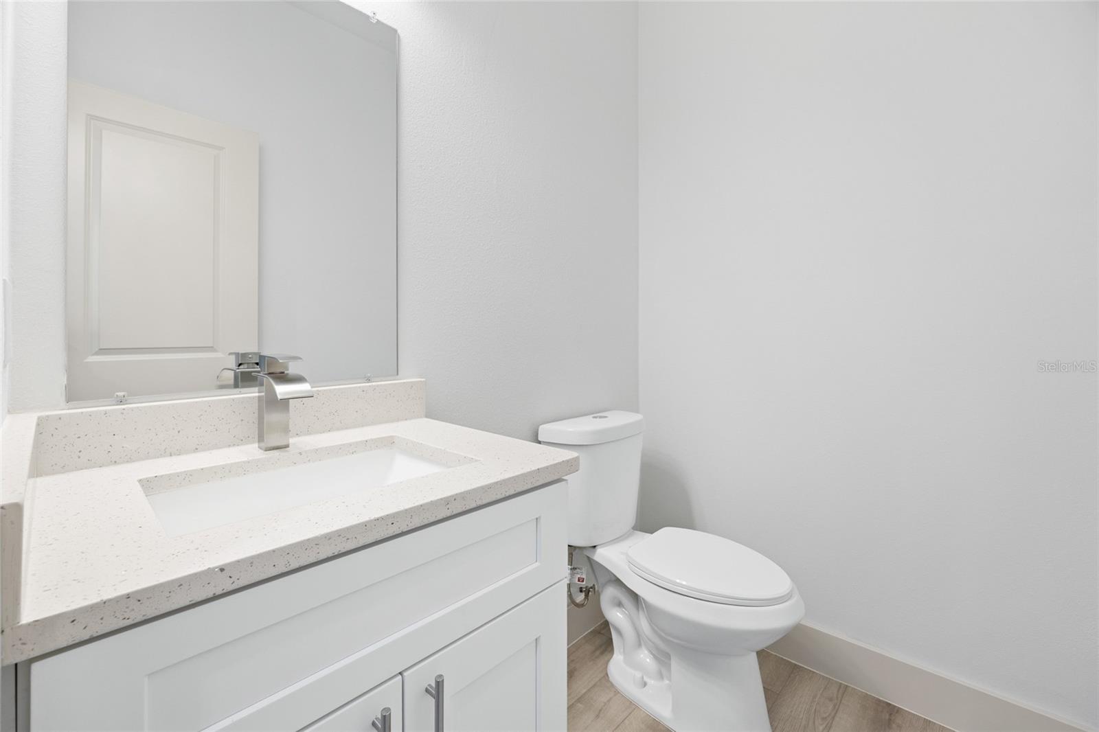 1581 W Saint Elizabeth Pl Property Photo 17