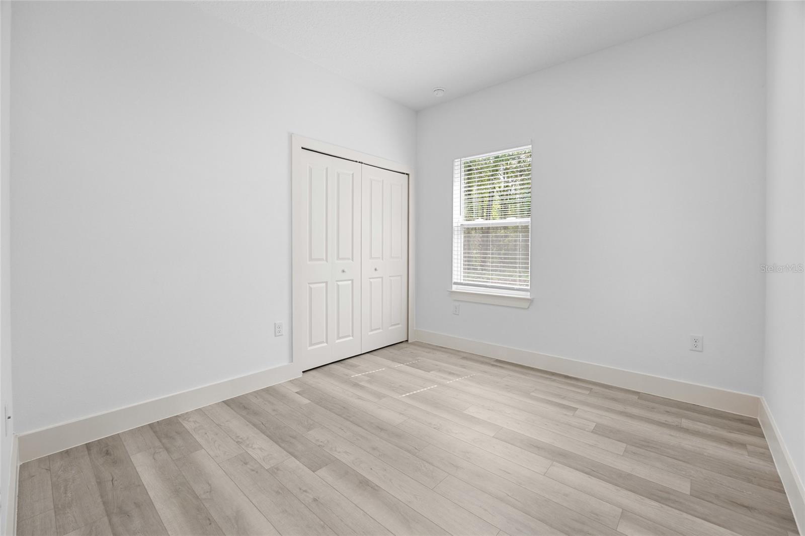 1581 W Saint Elizabeth Pl Property Photo 18